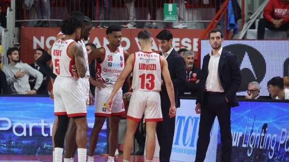 LBA - Varese: allenamento aperto al pubblico, la curva lo ferma e contesta