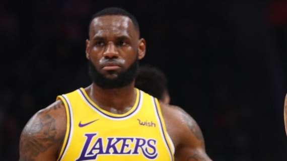 NBA - Lakers, si mette male: LeBron James mai così male