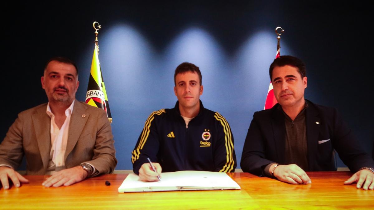 Fenerbahce, esteso il contratto del GM Derya Yannier