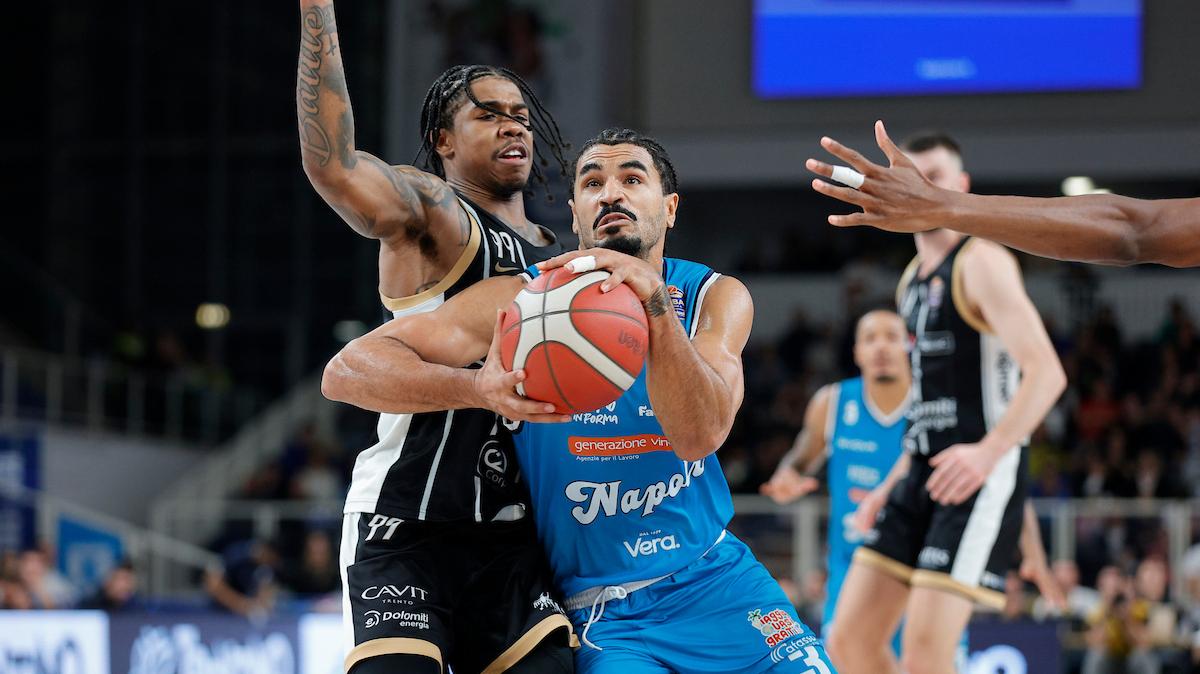 LIVE | Mitrou-Long conduce da MVP e Napoli fa il colpo a Trento