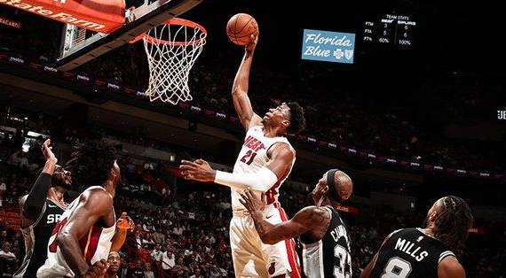 NBA - Hassan Whiteside chiude l'area di Miami agli assalti degli Spurs