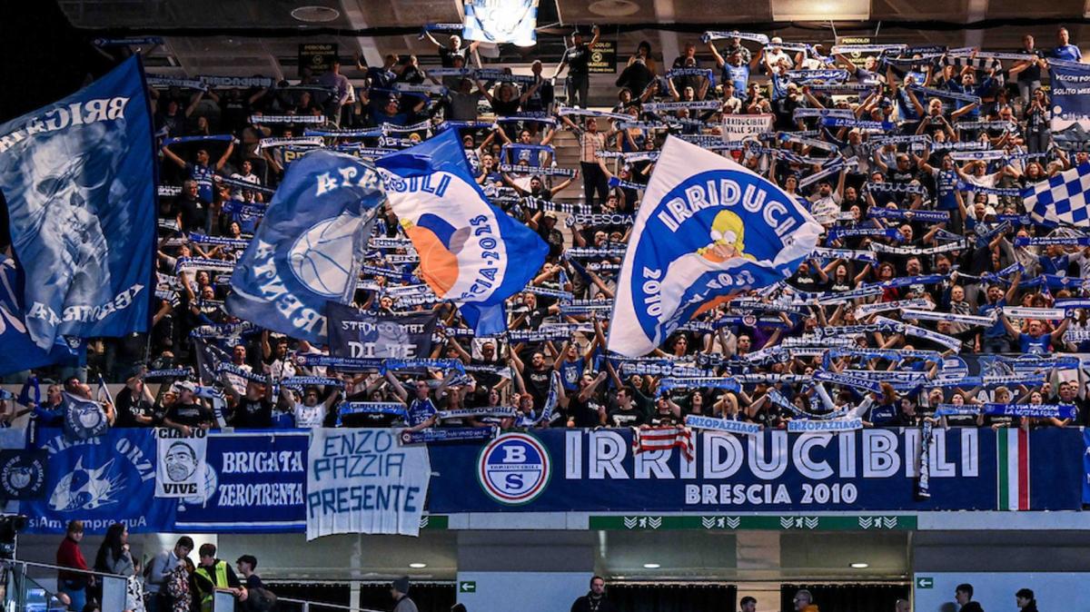 Irriducibili Brescia: «Stiamo vivendo un incubo. Chiarezza sul futuro della Pallacanestro Brescia»