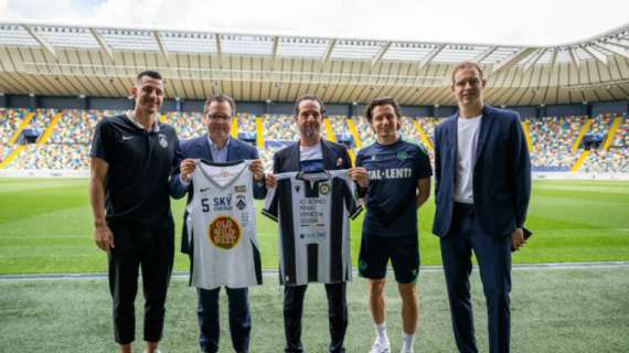 Apu Old Wild West Udine e Udinese Calcio: scambio di maglie tra i capitani per celebrare l’orgoglio sportivo della città