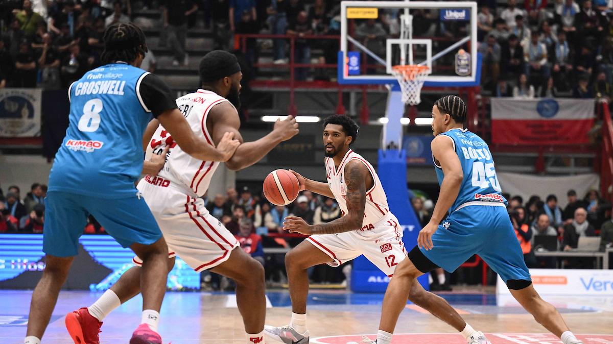 Milano passa a Napoli al termine di una gara combattuta