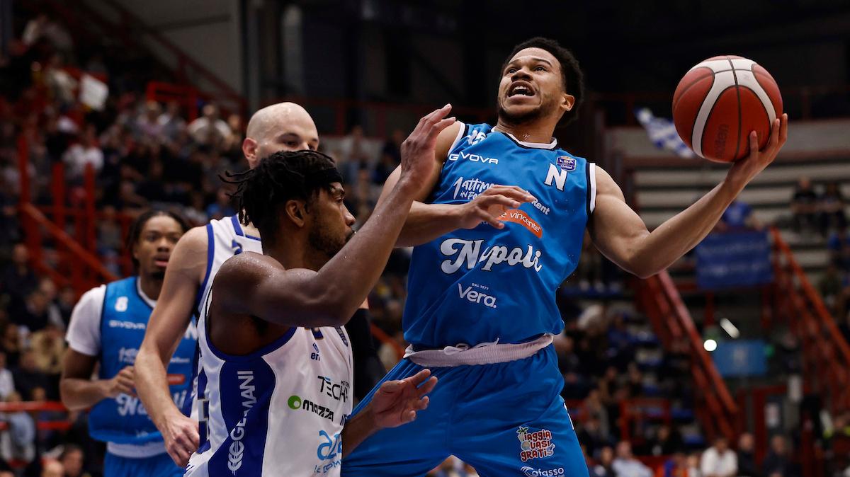 Napoli, Rasir Bolton: «I playoff sono un obiettivo possibile. Qui tutti li vogliamo»