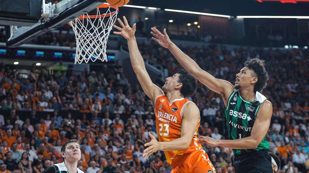 ACB - Valencia domina la Joventut, si porta sul 2-0 a un passo dalle Finals