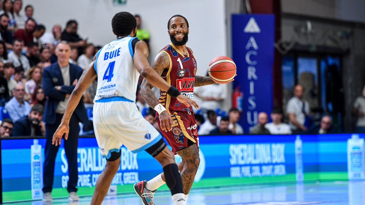 Crollo Sassari, dominata da Venezia. La Dinamo in fondo alla classifica