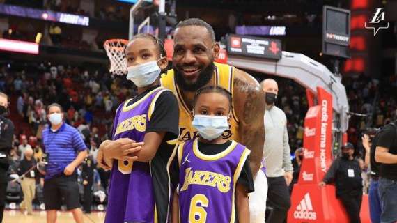 NBA - Lakers, LeBron James supera i 36.000 punti carriera