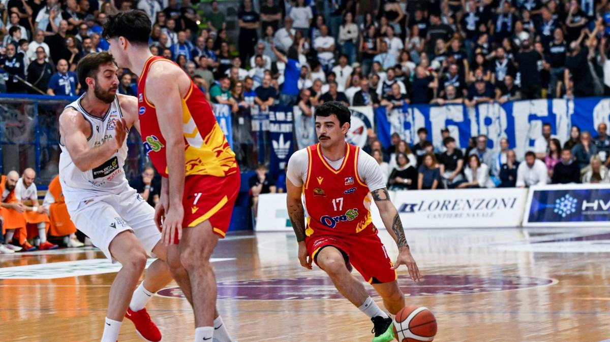 Serie B - La Pielle Livorno si impone al PalaMacchia sull'OraSì Livorno