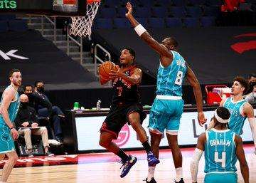 NBA - La panchina dei Toronto Raptors regola gli Charlotte Hornets
