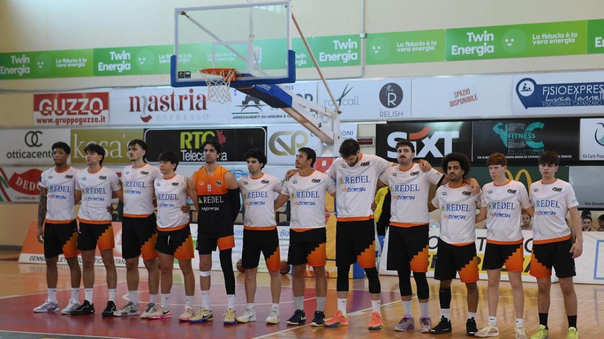 Serie B - Academy Catanzaro si aggiudica il derby con la Redel Viola