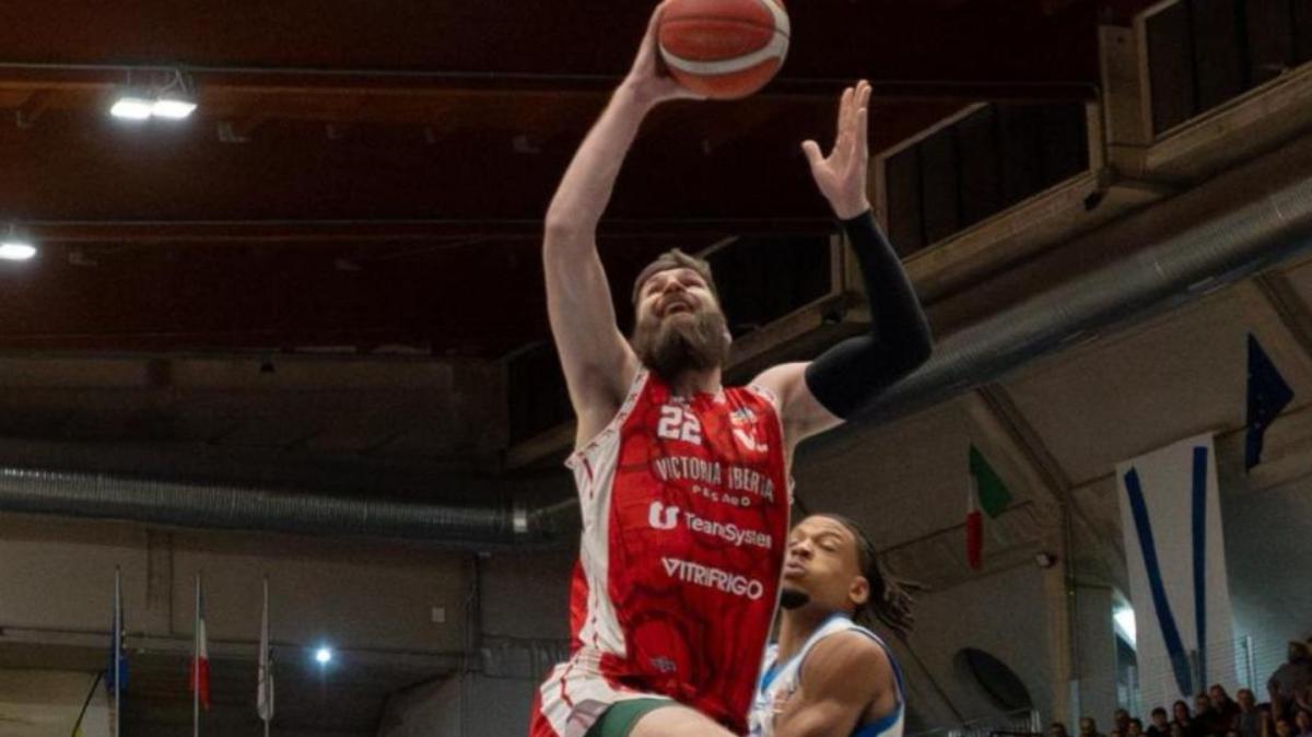 A2 - La VL Pesaro resta in vetta: i jolly di Felder la salvano a Ruvo di Puglia