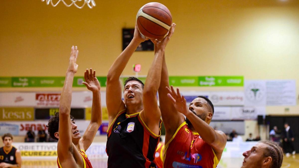 Serie B - Basket Academy Catanzaro scivola in casa con Basket School Messina