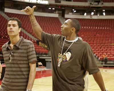 NBA - Magic Johnson nomina Pelinka Gm dei Lakers