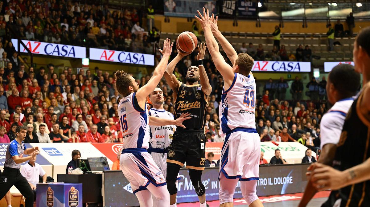 Prosegue la marcia di Trieste, vittoriosa nel derby con Treviso: gli highlights