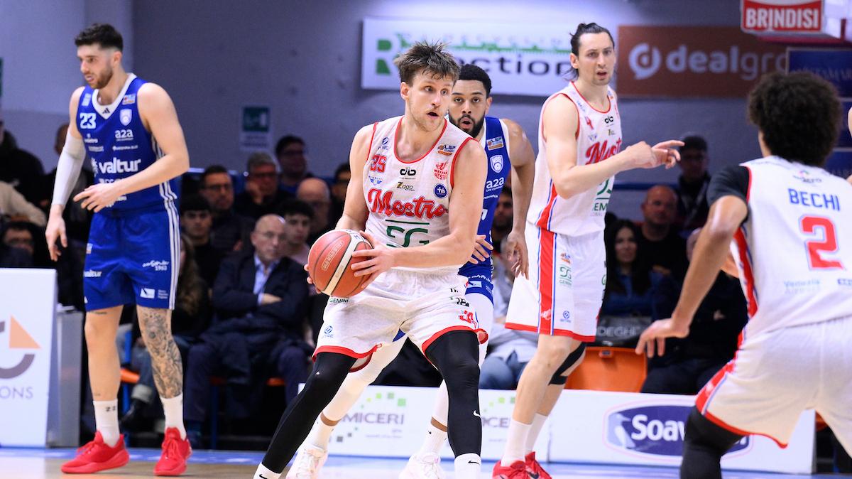 MERCATO LBA - Dole Rimini corre ai ripari, in arrivo Ivan Alipiev