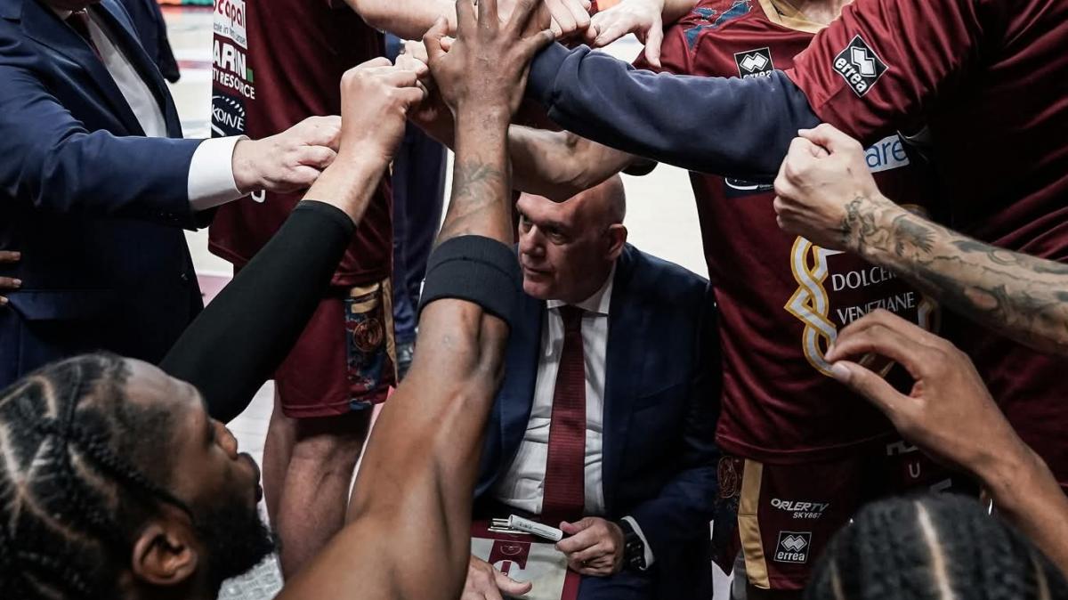 Neven Spahija: «Vergognosi nel terzo quarto». Venezia segna appena 5 punti e perde