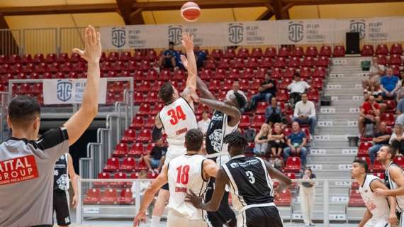 Nella prima giornata del torneo all'Estra Forum, Latina cede a Chiusi