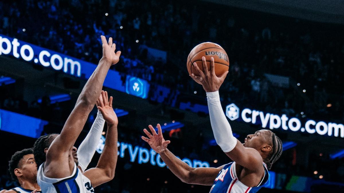 Maxey gela Sacramento: Sixers di rimonta sul filo della sirena