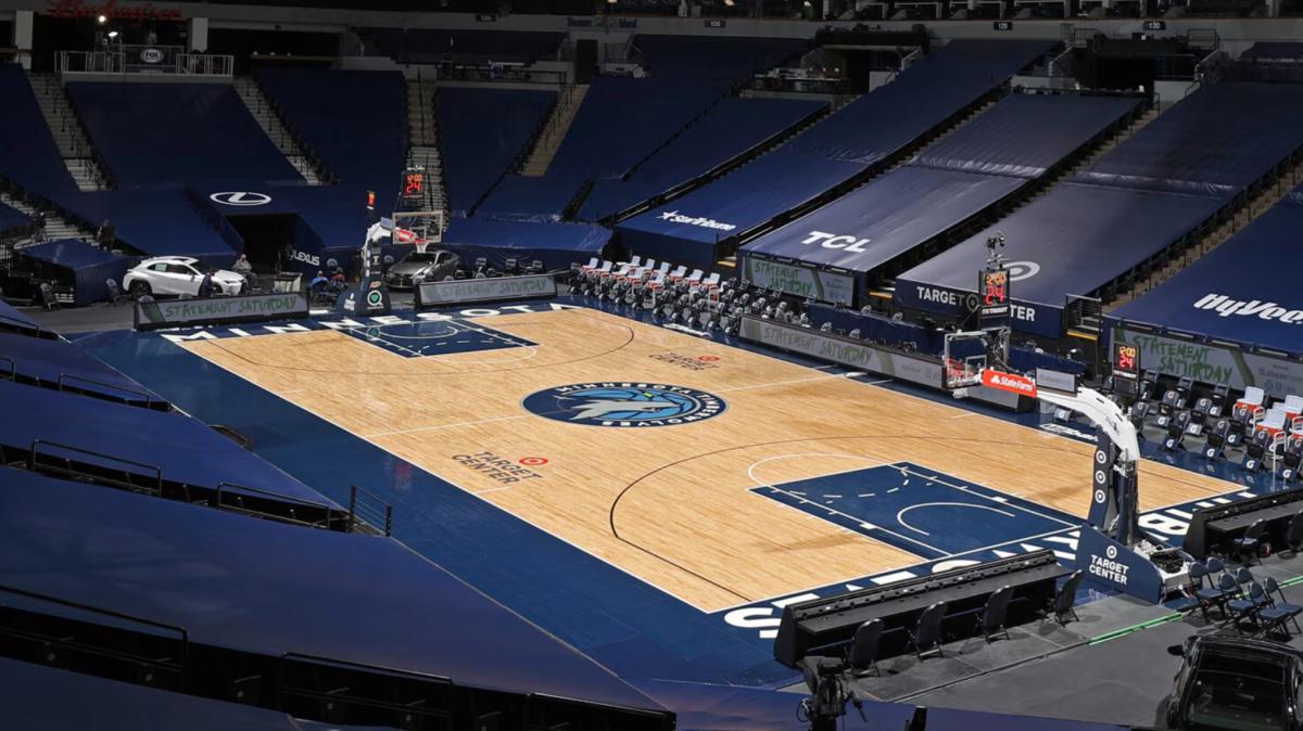 Minneapolis, sparatoria e proteste: la NBA rinvia Timberwolves-Warriors