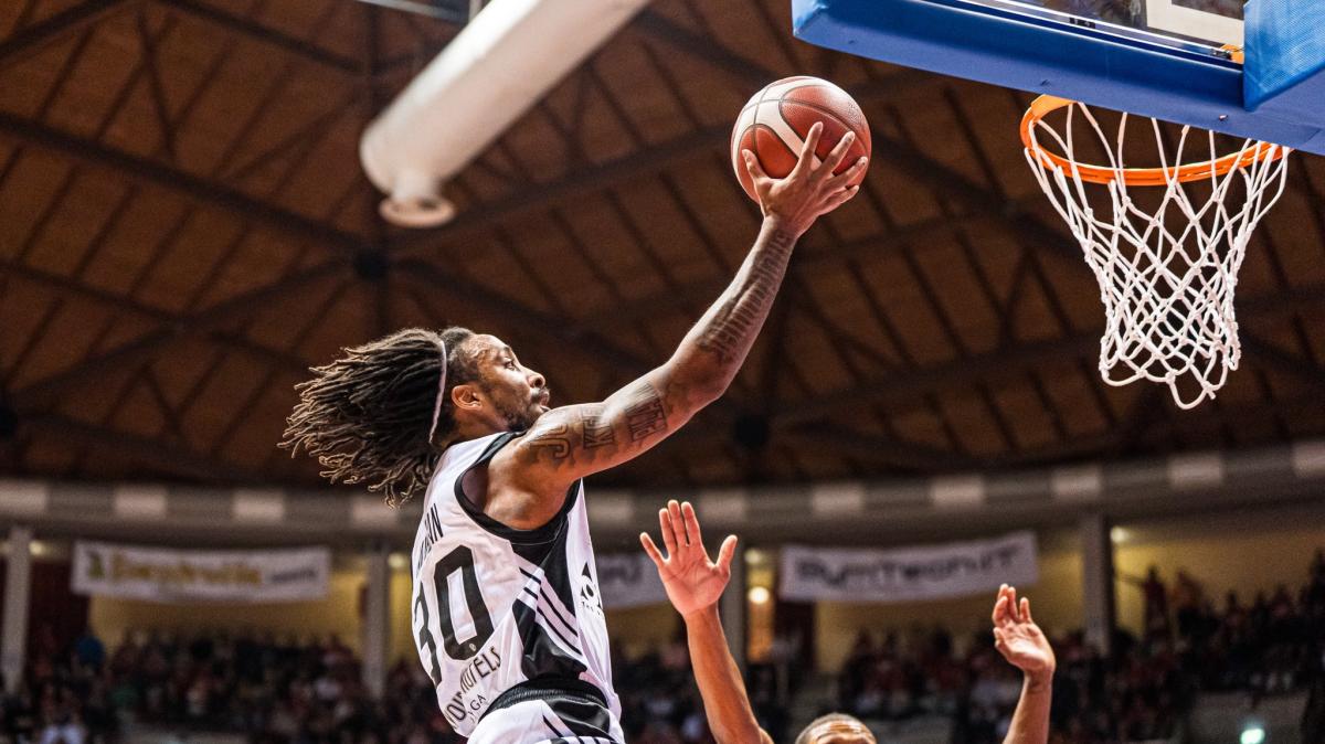 Virtus Bologna, Morgan: «Bravi a restare uniti 40 minuti nonostante alti e bassi»