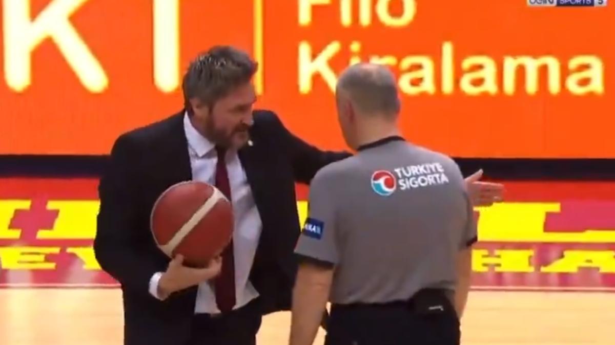 Espulso Pozzecco: il Fenerbahce vince il derby, tuona il Galatasaray