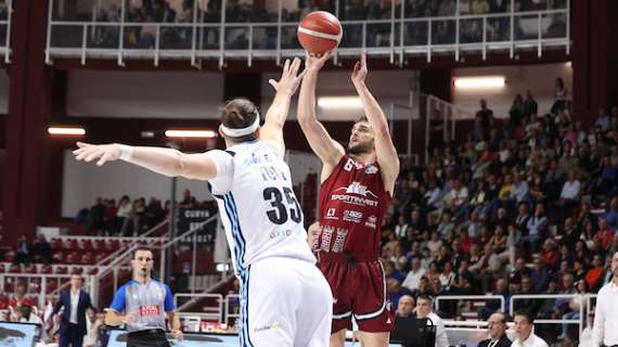 LIVE LBA - Trapani Shark vince ma che fatica contro la Napoli di un super Pangos