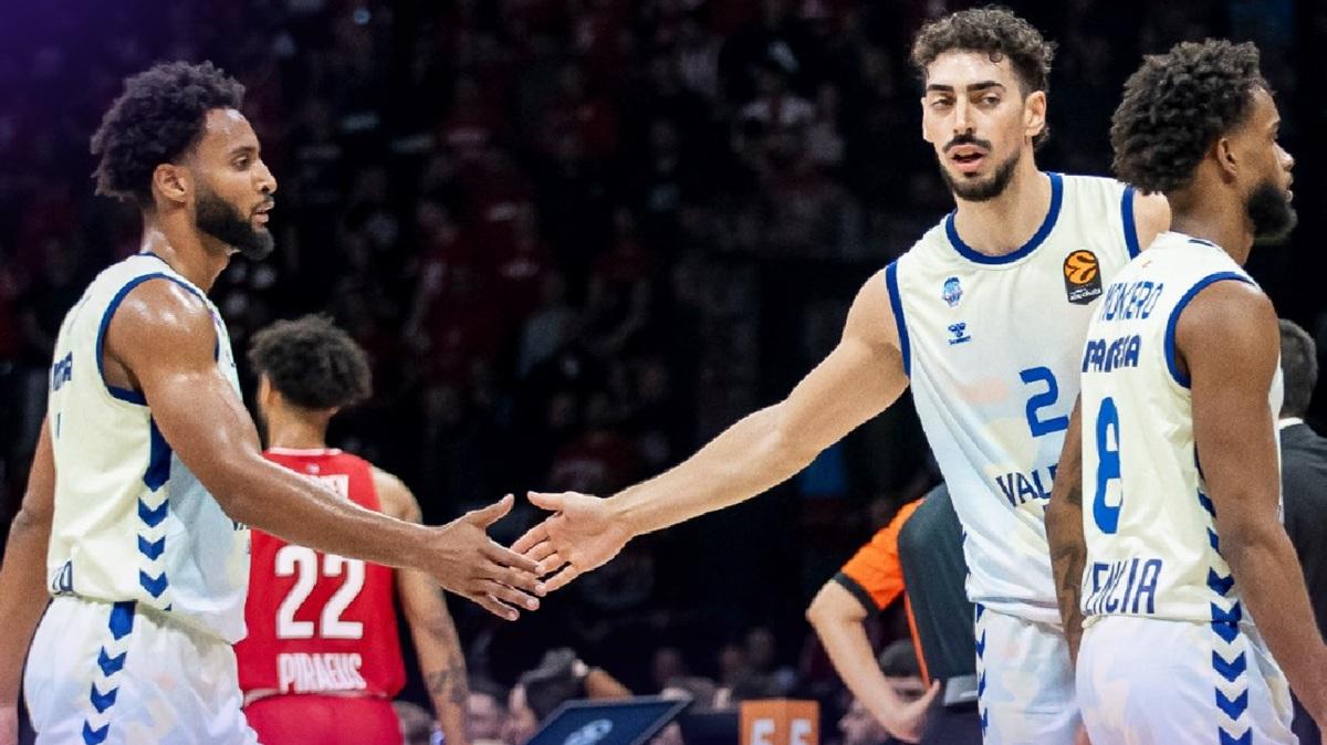 Valencia espugna il SEF dell’Olympiacos: pioggia di triple e rimonta travolgente