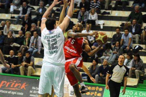 foto da www.pallacanestrovarese.it