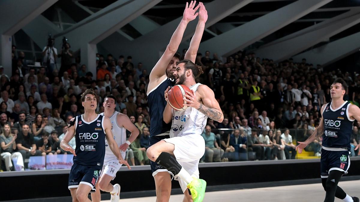 Serie B - Prova di forza della Juvecaserta sugli Herons per andare in semifinale