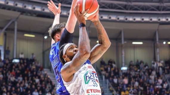 LIVE A2 - La difesa della Fortitudo stritola Brindisi. Finisce 77-65