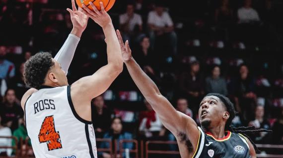LIVE BCL - Wurzburg Baskets vs Pallacanestro Trieste: diretta (74-61 39')