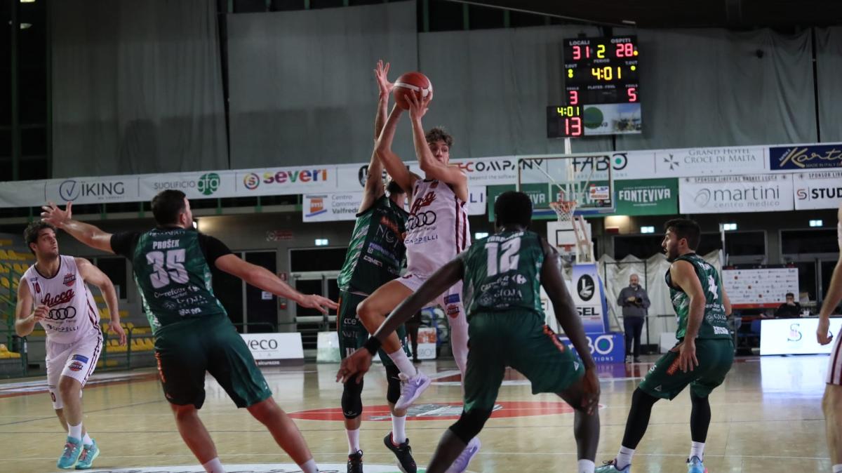 Serie B - Una buona Basketball Lucca cede al PalaTagliate alla Mens Sana Siena