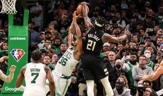 NBA Playoff | Milwaukee fa l'impresa in gara 5 conquistando Boston