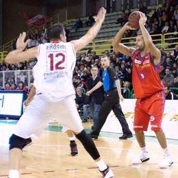 Nnamaka affronta Frosini in Fastweb - Trenkwalder del 12 dicembre 2010