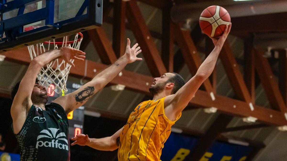 Serie B - I Fiorenzuola Bees rimontano da un brutto secondo parziale, ma nel finale la spunta Omegna