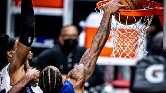 NBA - Clippers con Leonard di nuovo dominanti sui Kings
