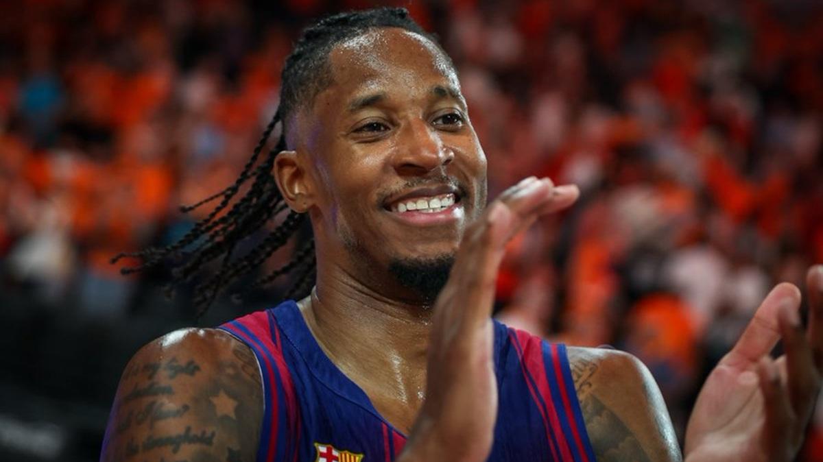 ACB - Shock Barça con 19 triple conquista la Roig Arena del Valencia