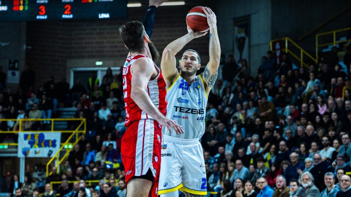 Pesaro vs Verona anticipata a venerdì 3 aprile