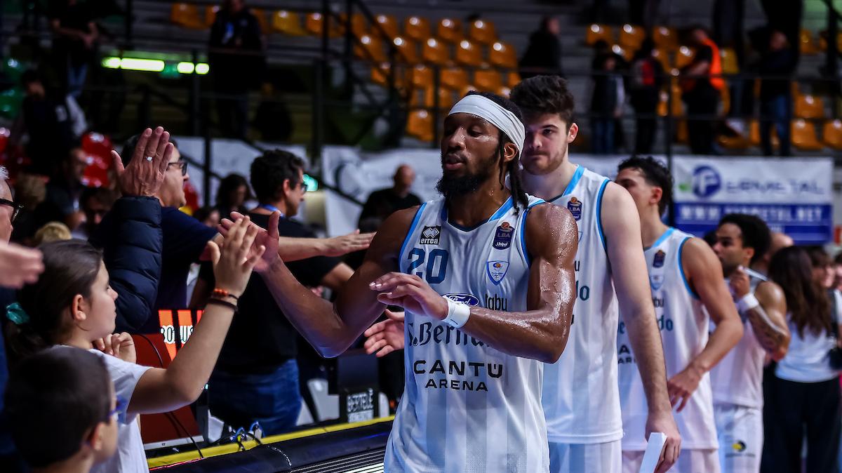 Cantù, Sneed finalmente decisivo: «Ci ho messo un po' a entrare nel ritmo del campionato»