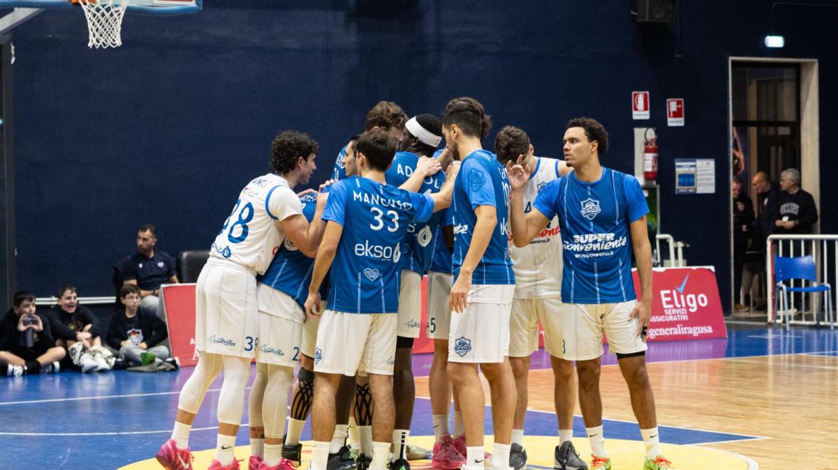 Serie B - Non c’è storia al PalaSassi: per la Virtus inizio da incubo, vince Matera