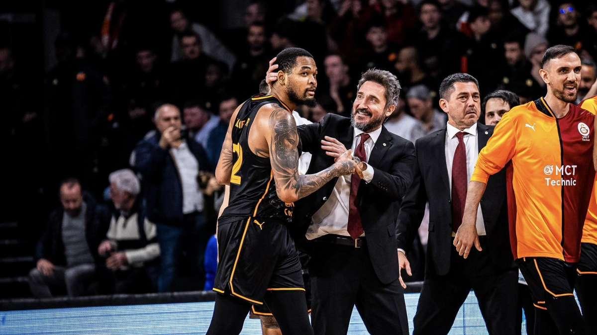Galatasaray, già finita l'esperienza da GM di Vladimir Micov?