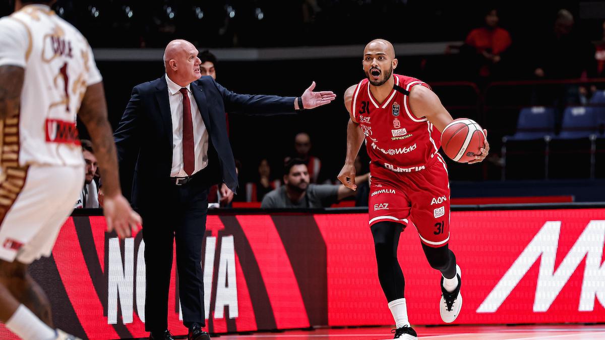 Intervallo: Olimpia avanti 50-49 su Venezia, pagelle e tabellini