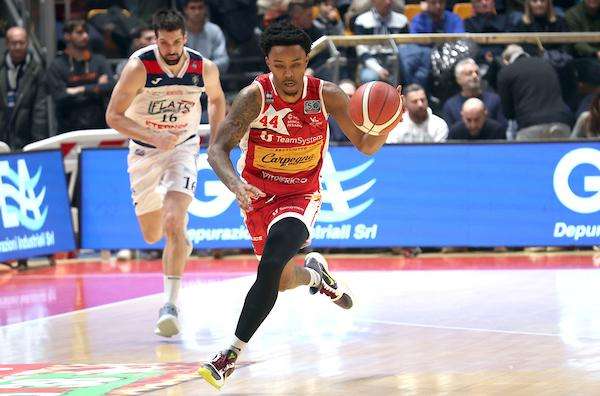MERCATO LBA - Khalil Ahmad pronto alla Serie A dopo la VL Pesaro?