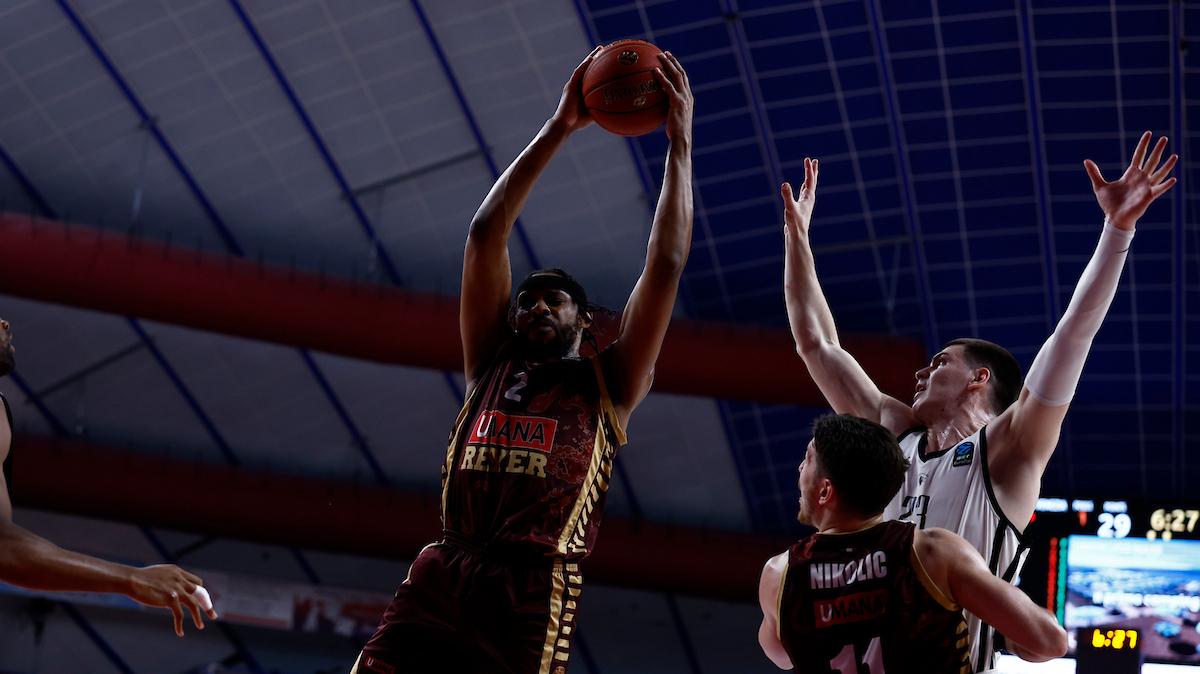 Reyer Venezia, attesa su Chris Horton. In base all'esito il club può tornare sul mercato