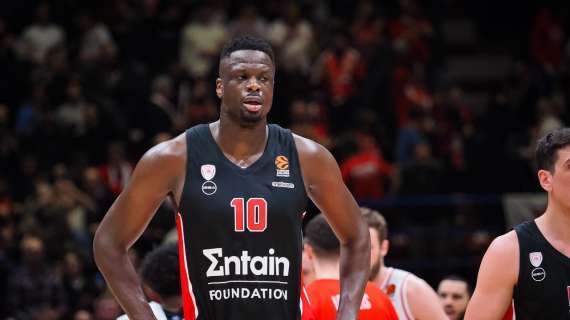 EL - Olympiacos, nuovi esami per Moustapha Fall: sullo sfondo l'intervento al piede