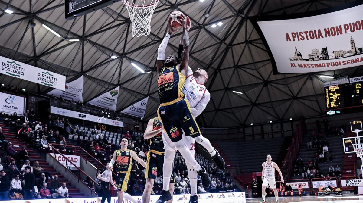 «Dr. Jekyll e Mr. Hyde ci fanno un baffo stasera»: Vitucci dopo la vittoria Scafati a Pistoia