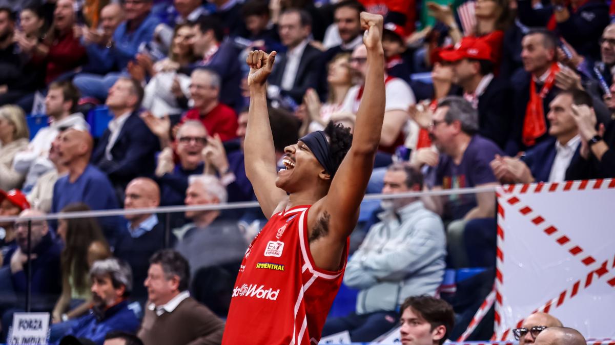 Gazzetta: «Il sogno di Cantù si spegne sul ferro. Sospiro Milano, Ricci show»