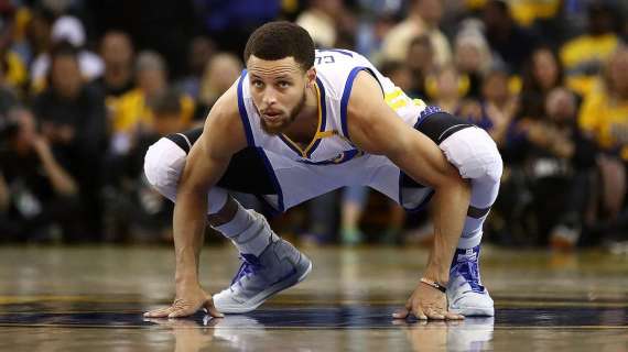 NBA - Steph Curry può avere paura di fare le flessioni?