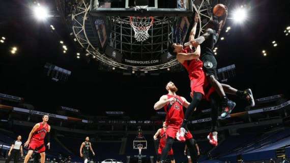 NBA - I Raptors si salvano nel finale a Minnesota